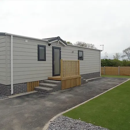 Hyattswood Lodges. Nr Brs Airport *