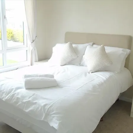 Hyattswood Lodges. Nr Brs Airport