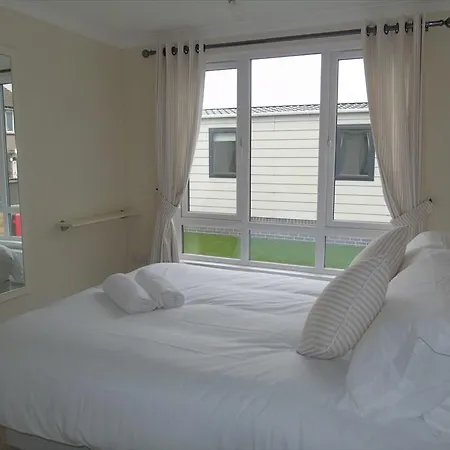 Hyattswood Lodges. Nr Brs Airport