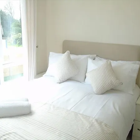 Lodge Hyattswood Lodges. Nr Brs Airport