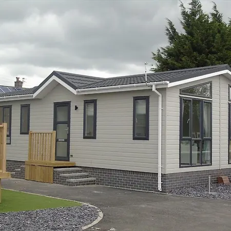Lodge Hyattswood Lodges. Nr Brs Airport
