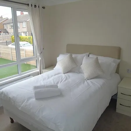Hyattswood Lodges. Nr Brs Airport * Bristol