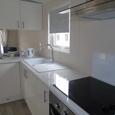 Hyattswood Lodges. Nr Brs Airport Lodge